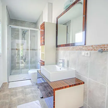 Sleeps 6 Pool Air Con Wifi * Göcek